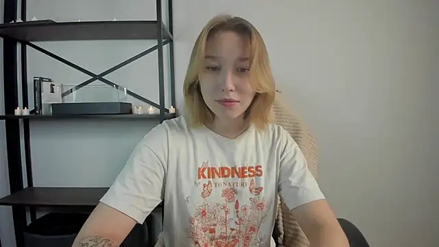 Agatha May online show from 11-25-25, 02:44