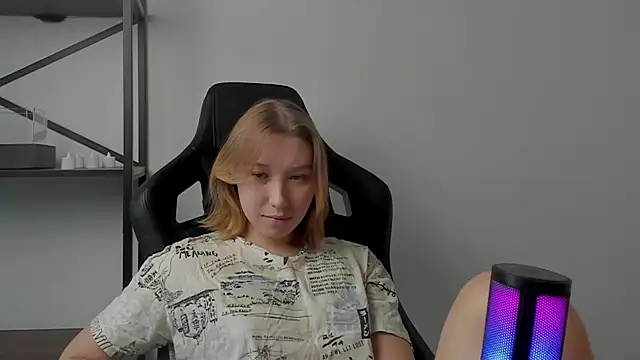 Agatha May online show from 11-27-25, 08:05