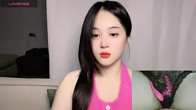 Snapshot of woaiqinqin chatting on 11-08-25, 04:07 woaiqinqin online show from 11-08-25, 04:07