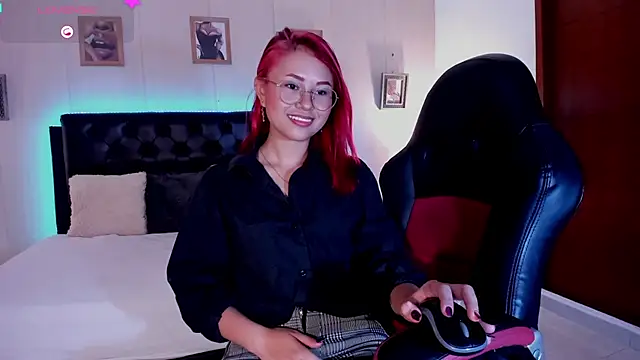 Snapshot of MAYASMITH__ chatting on 07-19-26, 05:44 MAYASMITH online show from 07-19-26, 05:44