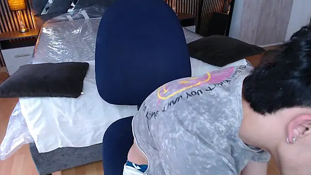 aaronjames1 online show from 09-10-25, 09:37