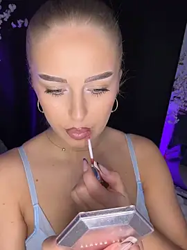 AubrieleRouj1 online show from 03-03-26, 05:19