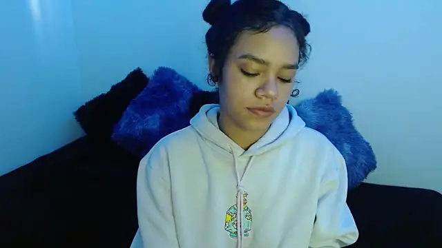 Canela s1 online show from 11-30-25, 04:33