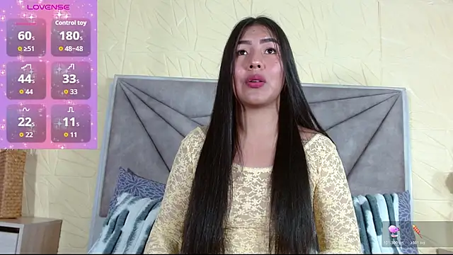 luna maisonn online show from 06-08-26, 12:49