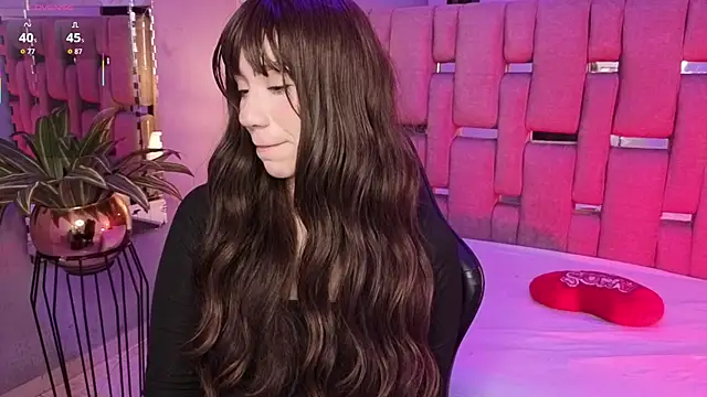 Snapshot of ZharaLux chatting on 01-17-26, 12:32 ZharaLux online show from 01-17-26, 12:32