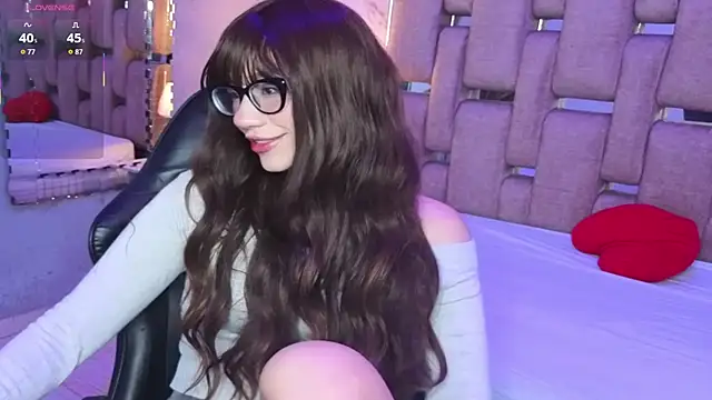 Snapshot of ZharaLux chatting on 01-18-26, 12:42 ZharaLux online show from 01-18-26, 12:42