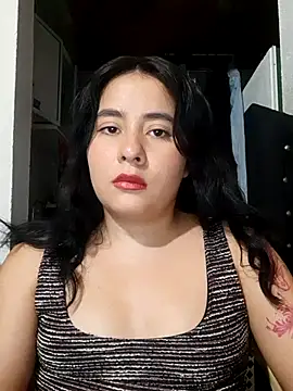 Snapshot of Yuli-27 chatting on 01-09-26, 04:37 Yuli-27 online show from 01-09-26, 04:37