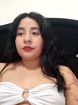 Snapshot of Yuli-27 chatting on 02-20-26, 04:20 Yuli-27 online show from 02-20-26, 04:20