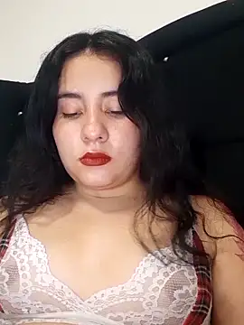 Snapshot of Yuli-27 chatting on 03-10-26, 04:28 Yuli-27 online show from 03-10-26, 04:28