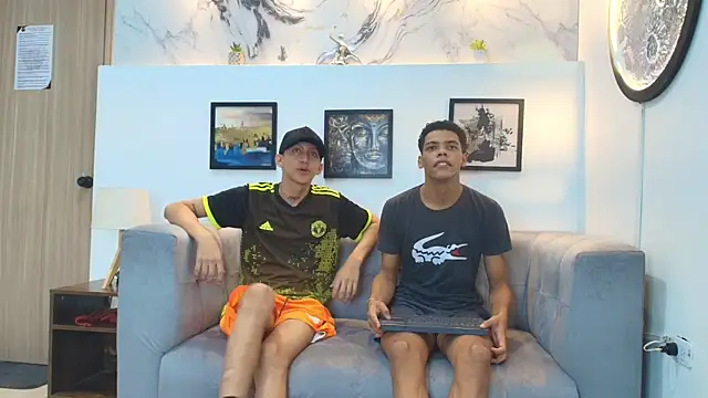 Snapshot of PRETTY_FEM chatting on 12-20-25, 02:18 PRETTY FEM online show from 12-20-25, 02:18