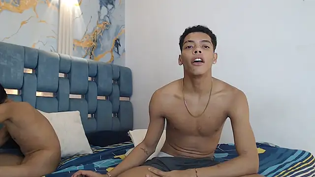 Snapshot of PRETTY_FEM chatting on 02-20-26, 06:26 PRETTY FEM online show from 02-20-26, 06:26