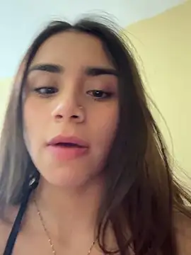 Snapshot of Ariovalle chatting on 03-19-26, 02:15 Ariovalle online show from 03-19-26, 02:15