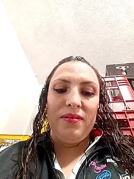 Snapshot of VERONICA__03 chatting on 09-15-25, 02:06 VERONICA  03 online show from 09-15-25, 02:06