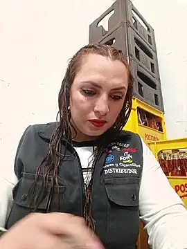 Snapshot of VERONICA__03 chatting on 10-16-25, 02:18 VERONICA  03 online show from 10-16-25, 02:18