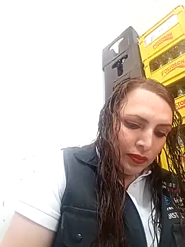 Snapshot of VERONICA__03 chatting on 10-22-25, 02:28 VERONICA  03 online show from 10-22-25, 02:28