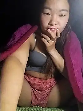 lylylove online show from 11-02-25, 08:22