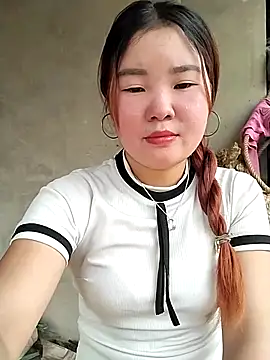 Snapshot of lylylove chatting on 05-06-26, 04:41 lylylove online show from 05-06-26, 04:41