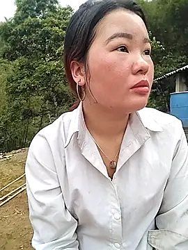 Snapshot of lylylove chatting on 05-12-26, 11:24 lylylove online show from 05-12-26, 11:24