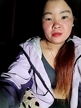Snapshot of lylylove chatting on 06-11-26, 12:32 lylylove online show from 06-11-26, 12:32