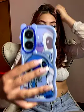 Snapshot of Sara_pink18 chatting on 10-13-25, 08:14 Sara pink18 online show from 10-13-25, 08:14