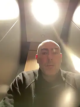 Snapshot of Richmcgee chatting on 03-06-26, 08:22 Richmcgee online show from 03-06-26, 08:22