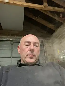 Snapshot of Richmcgee chatting on 03-08-26, 08:23 Richmcgee online show from 03-08-26, 08:23