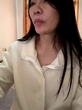 xiiuuff18 online show from 11-11-25, 02:00