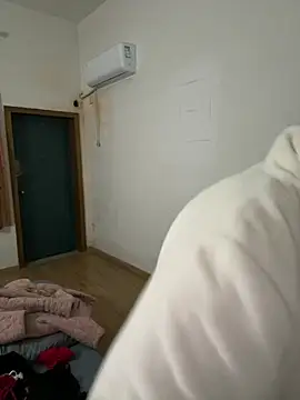 xiiuuff18 online show from 03-04-26, 12:11