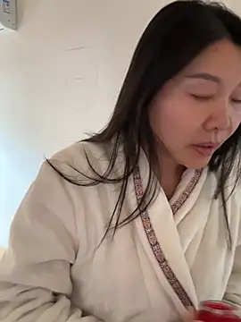 xiiuuff18 online show from 03-28-26, 12:43