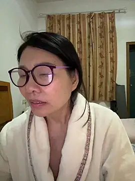 xiiuuff18 online show from 04-22-26, 11:12