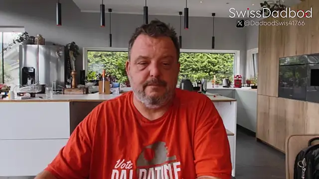 Snapshot of SwissDadbod chatting on 09-09-25, 02:27 SwissDadbod online show from 09-09-25, 02:27