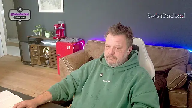 Snapshot of SwissDadbod chatting on 03-14-26, 02:11 SwissDadbod online show from 03-14-26, 02:11