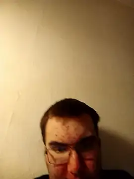 Snapshot of LolGamer54321 chatting on 03-10-26, 06:57 LolGamer54321 online show from 03-10-26, 06:57