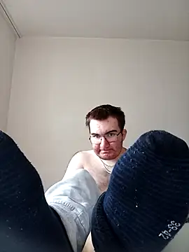 Snapshot of LolGamer54321 chatting on 03-12-26, 01:39 LolGamer54321 online show from 03-12-26, 01:39