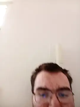 Snapshot of LolGamer54321 chatting on 03-15-26, 02:34 LolGamer54321 online show from 03-15-26, 02:34