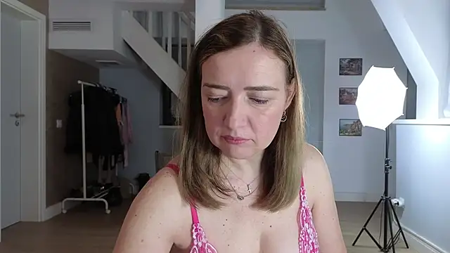 Snapshot of Blue_Angel_Sweet chatting on 12-18-25, 04:18 Blue Angel Sweet online show from 12-18-25, 04:18