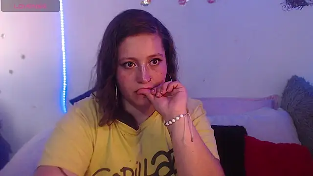 nahomy jonhs online show from 10-21-25, 09:15