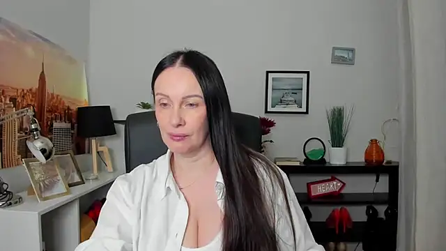 Snapshot of Velvet_Jasmine chatting on 10-08-25, 05:27 Velvet Jasmine online show from 10-08-25, 05:27