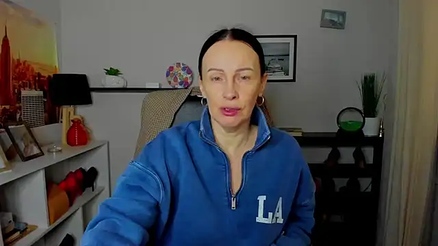 Snapshot of Velvet_Jasmine chatting on 11-15-25, 07:38 Velvet Jasmine online show from 11-15-25, 07:38