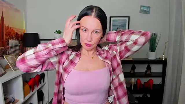 Snapshot of Velvet_Jasmine chatting on 12-20-25, 07:37 Velvet Jasmine online show from 12-20-25, 07:37