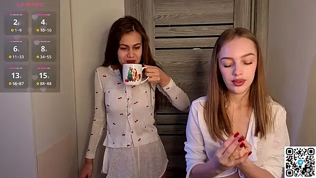 Snapshot of MorteBelle chatting on 03-06-26, 05:48 MorteBelle online show from 03-06-26, 05:48