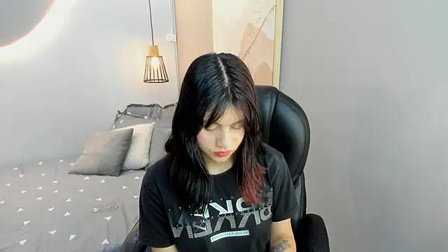 Snapshot of Julieth_brown_ chatting on 10-18-25, 07:58 Julieth brown online show from 10-18-25, 07:58