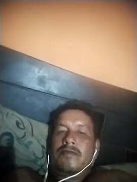 colombiano198720 online show from 10-02-25, 01:45