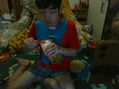 Snapshot of moaman190 chatting on 10-07-25, 03:31 moaman190 online show from 10-07-25, 03:31