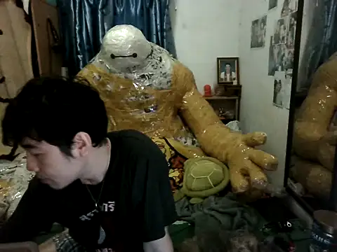 Snapshot of moaman190 chatting on 10-13-25, 08:20 moaman190 online show from 10-13-25, 08:20