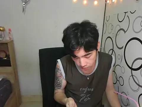 Snapshot of moaman190 chatting on 10-26-25, 06:03 moaman190 online show from 10-26-25, 06:03