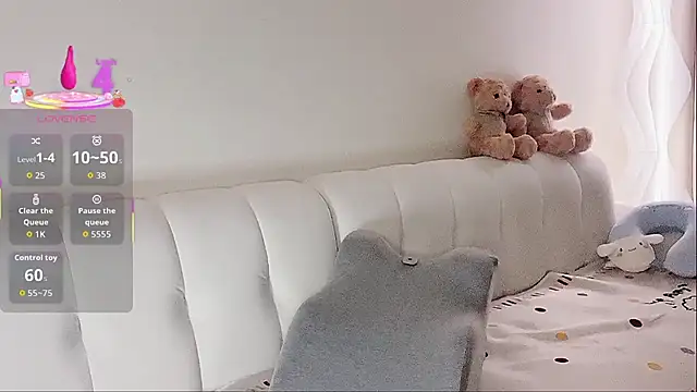 LuLu-Moon online show from 09-28-25, 04:23