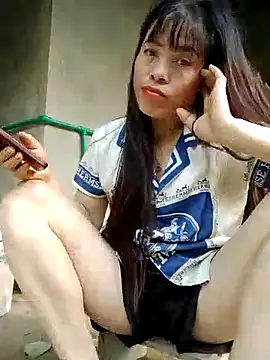 Snapshot of Maymay0033 chatting on 04-04-26, 01:04 Maymay0033 online show from 04-04-26, 01:04