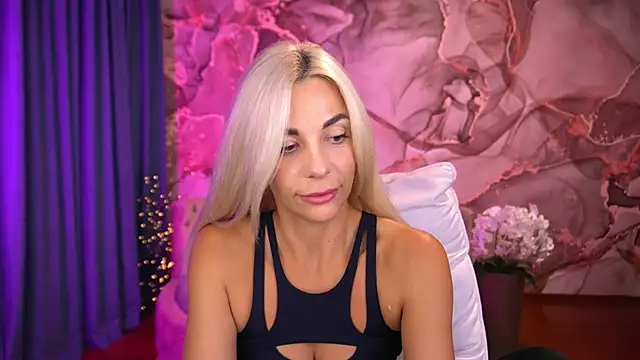 BellaRayyy online show from 09-29-25, 07:51