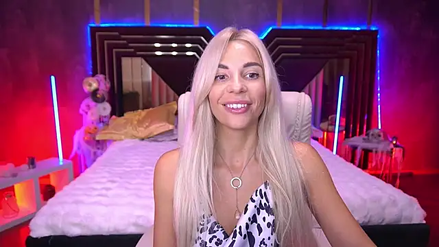 BellaRayyy online show from 10-27-25, 09:30